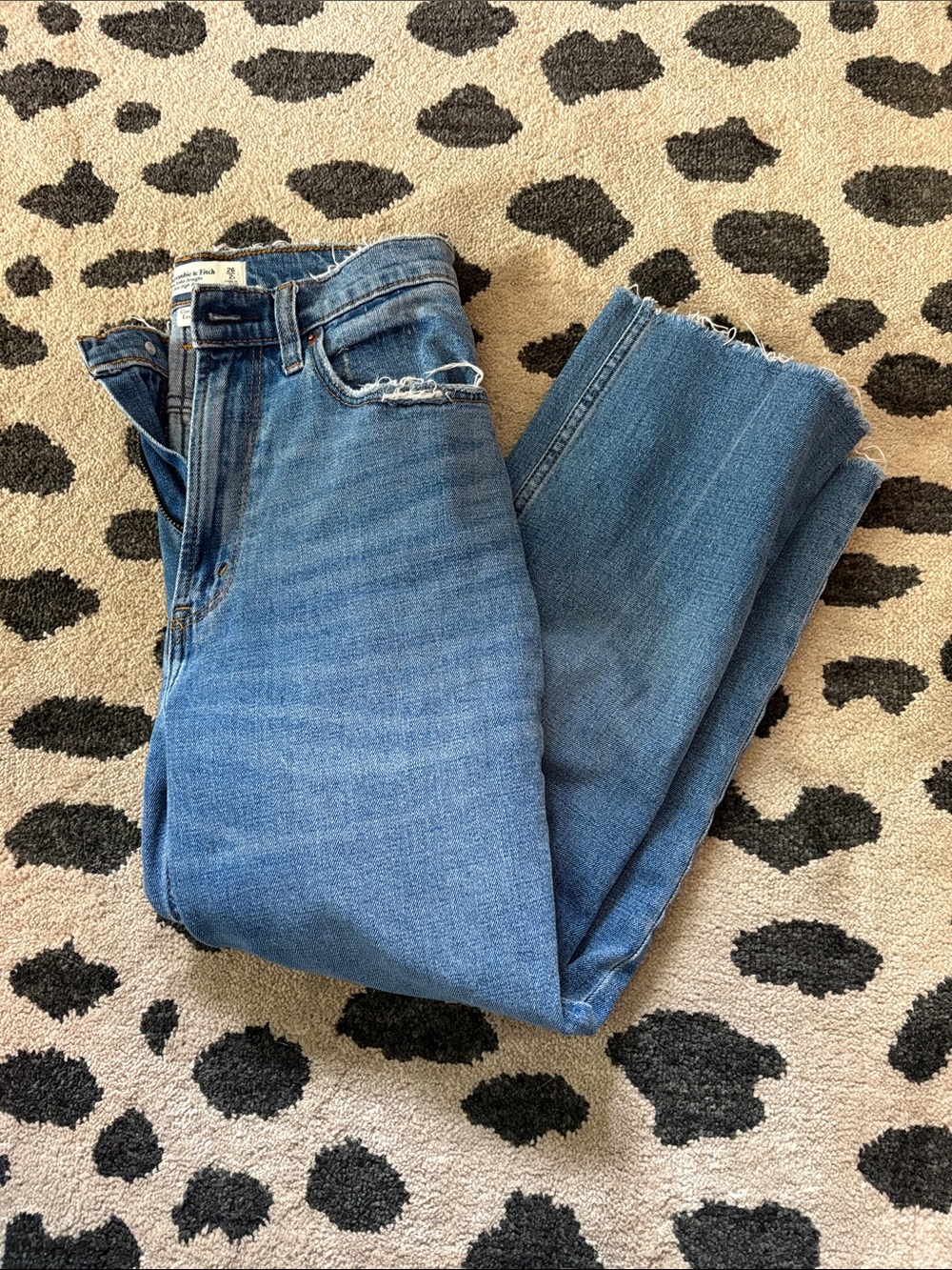 Abercrombie & Fitch Medium Blue Straight-Leg Women's Jeans